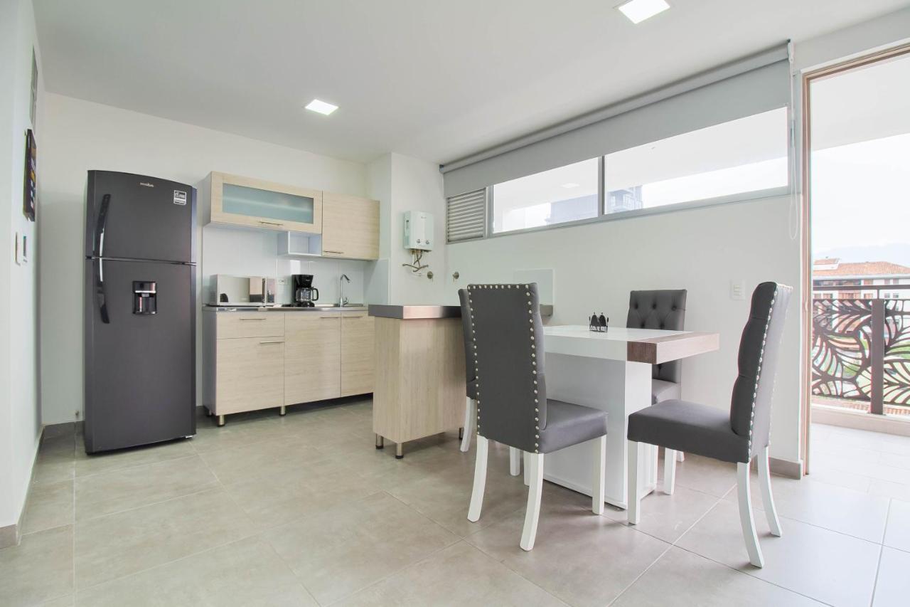 Camelot Apartahotel Medellín Dış mekan fotoğraf