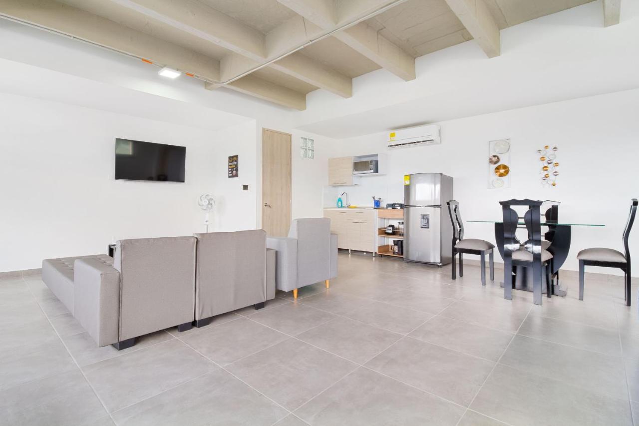 Camelot Apartahotel Medellín Dış mekan fotoğraf