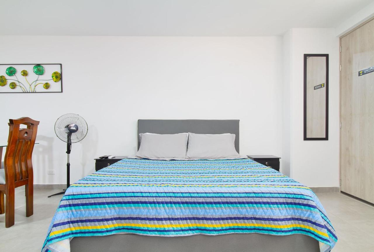 Camelot Apartahotel Medellín Dış mekan fotoğraf